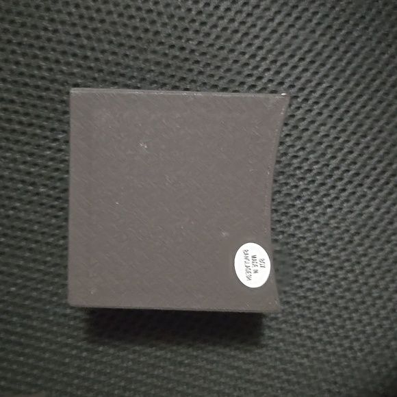 BEAUTIFUL RIDDLES RING BOX - Picture 4 of 9